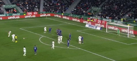 罗伯托·阿勒玛（Roberto Alomar）展现顶尖二垒防守，多次获得金手套