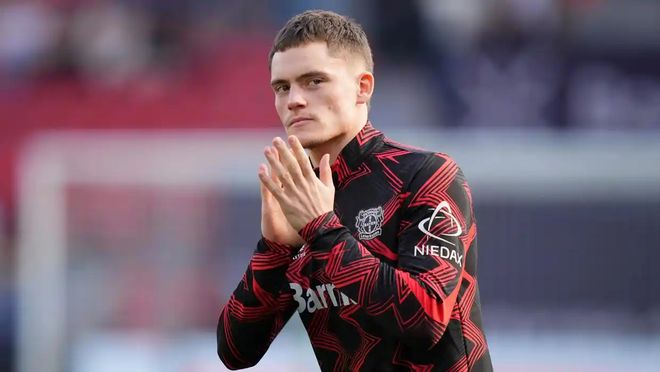 体育博弈“网球对阵”分析：解析发球速度与场地材质对球员胜率的影响系数。（体育博弈视角下的网球对阵：发球速度与场地材质对球员胜率的影响系数分析）