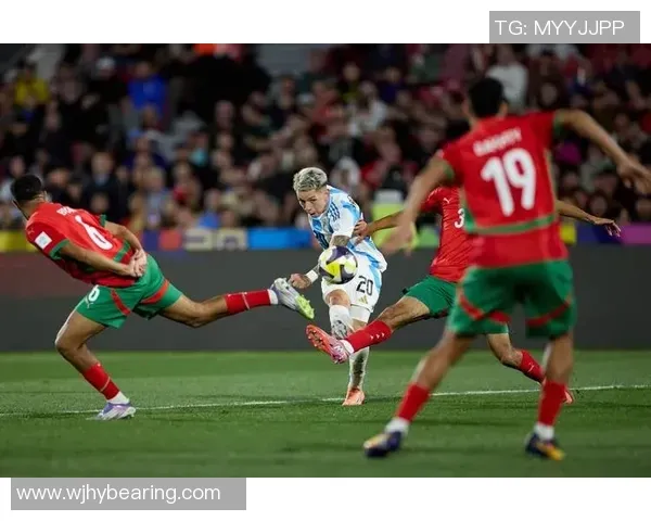 詹姆斯将离开湖人 遭东契奇质问